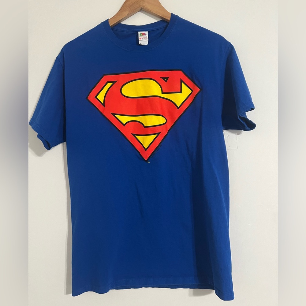 Superman Fruit of the Loom Men’s Tee Size Medium